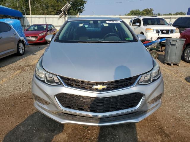 1G1BC5SM1J7147541 - 2018 CHEVROLET CRUZE LS فضي صورة 5