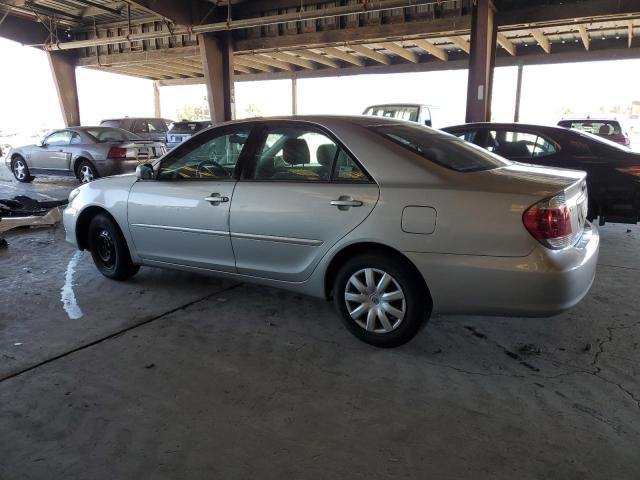 4T1BE30K85U410831 - 2005 TOYOTA CAMRY LE SILVER photo 2