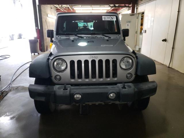 1C4HJWDG9JL925743 - 2018 JEEP WRANGLER UNLIMITED SPORT Gümüş foto 5