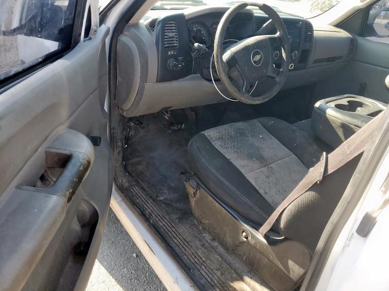 1GCEC14X77Z622918 - 2007 CHEVROLET SILVERADO C1500 CLASSIC WHITE photo 8