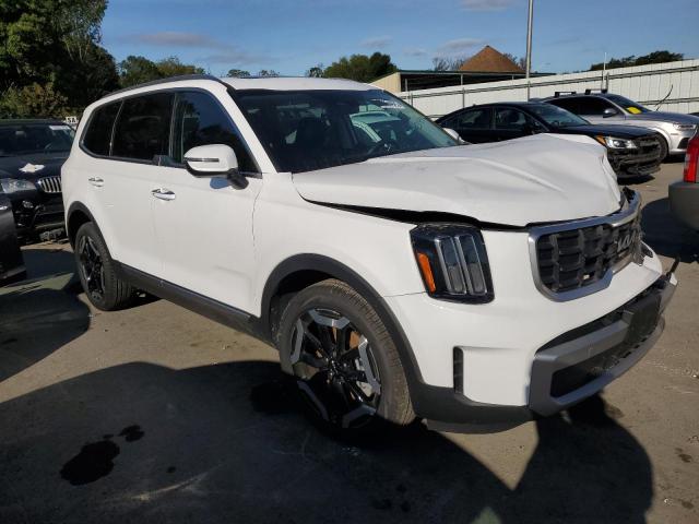 5XYP6DGC9PG351949 - 2023 KIA TELLURIDE S WHITE photo 4