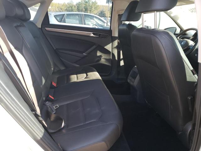 1VWDT7A30HC064704 - 2017 VOLKSWAGEN PASSAT R-LINE Weiß Foto 10
