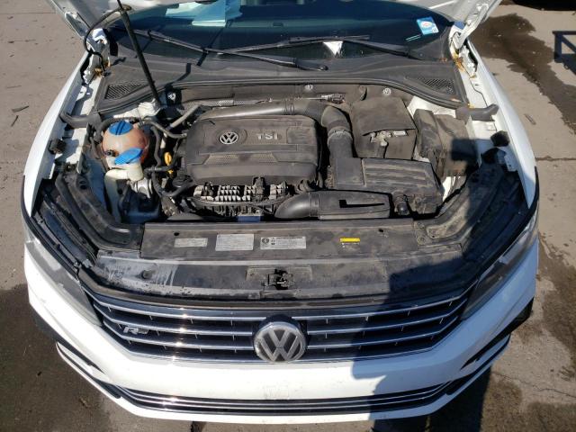 1VWDT7A30HC064704 - 2017 VOLKSWAGEN PASSAT R-LINE Weiß Foto 11