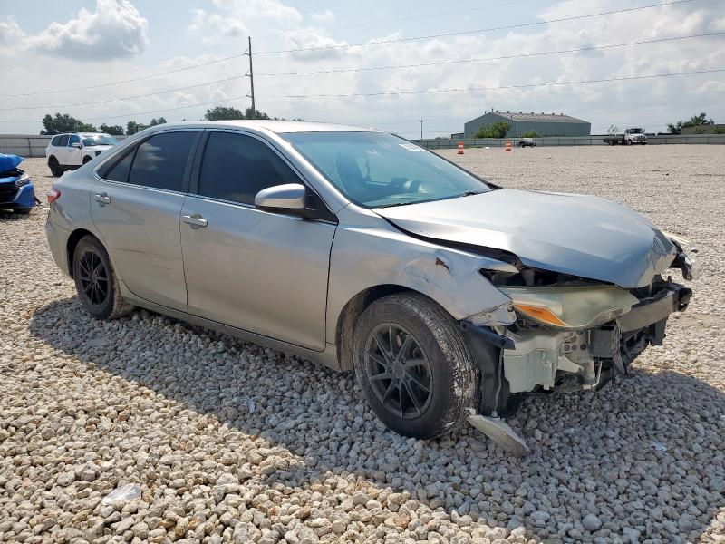 4T1BF1FK7GU125324 - 2016 TOYOTA CAMRY LE SILVER photo 4