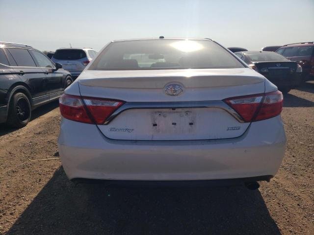 4T1BF1FK6HU726421 - 2017 TOYOTA CAMRY LE WHITE photo 6