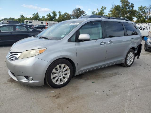 2011 TOYOTA SIENNA XLE, 