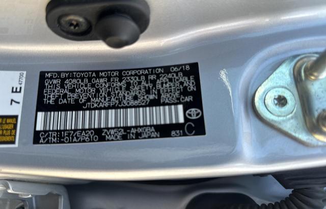 JTDKARFP7J3088527 - 2018 TOYOTA PRIUS PRIM 银色 照片 10