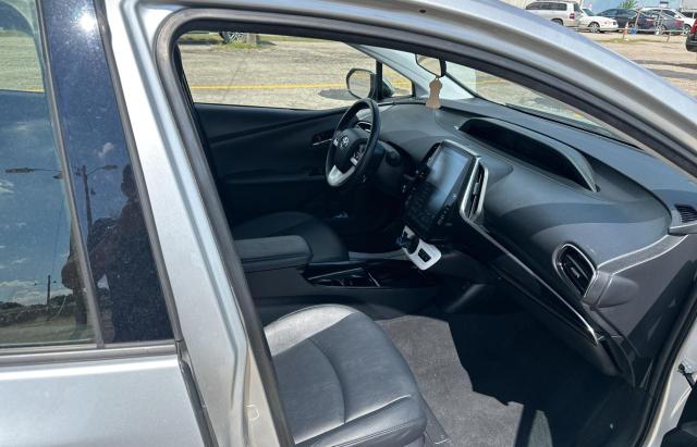 JTDKARFP7J3088527 - 2018 TOYOTA PRIUS PRIM 银色 照片 5