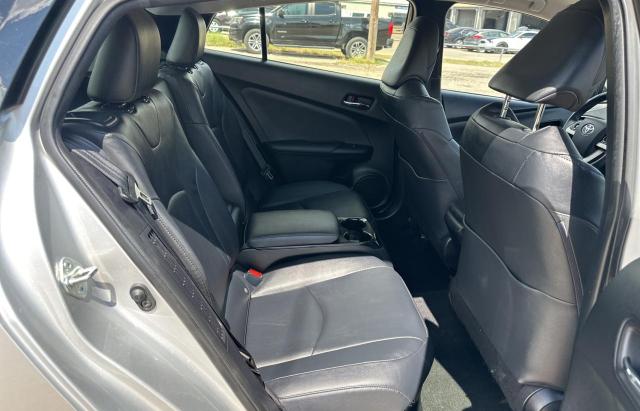 JTDKARFP7J3088527 - 2018 TOYOTA PRIUS PRIM 银色 照片 6