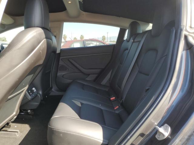 5YJ3E1EA5JF052829 - 2018 TESLA MODEL 3 رمادي صورة 11