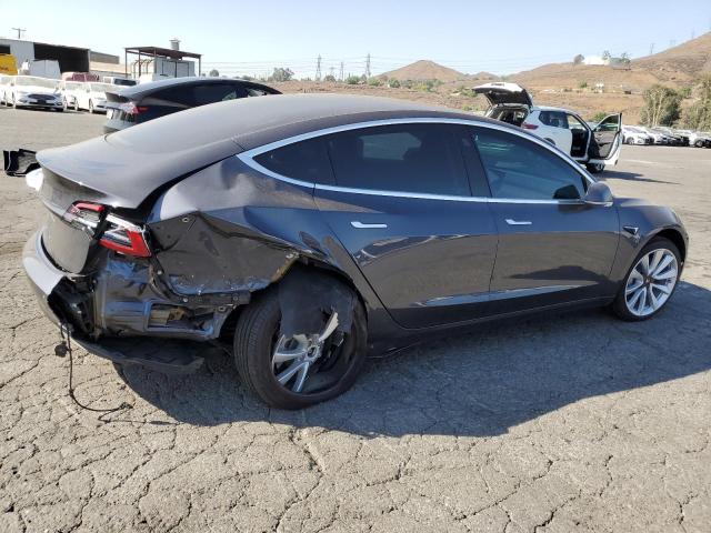 5YJ3E1EA5JF052829 - 2018 TESLA MODEL 3 رمادي صورة 3