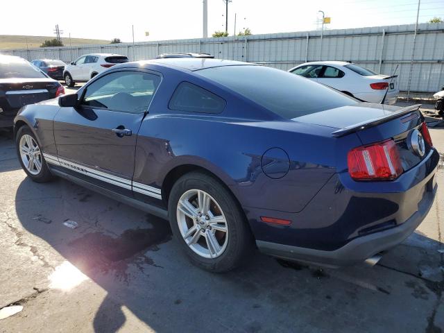 1ZVBP8AM3C5278772 - 2012 FORD MUSTANG BLUE photo 2