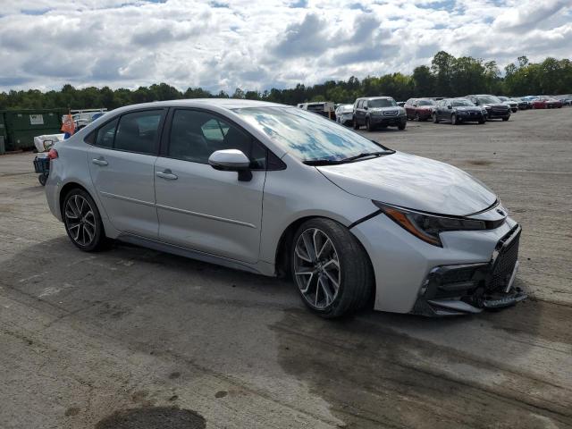 5YFS4MCE4MP065747 - 2021 TOYOTA COROLLA SE Srebrny zdjęcie 4