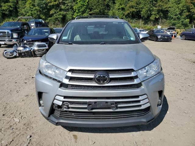 5TDBZRFH6JS840735 - 2018 TOYOTA HIGHLANDER LE SILVER photo 5