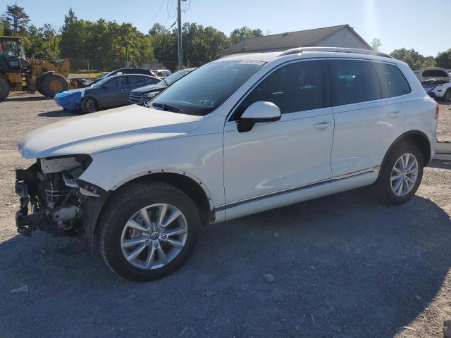 2014 VOLKSWAGEN TOUAREG V6, 