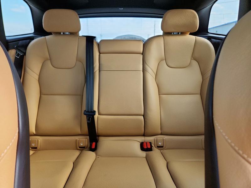 YV4A22RK4K1309737 - 2019 VOLVO XC60 T6 WHITE photo 10