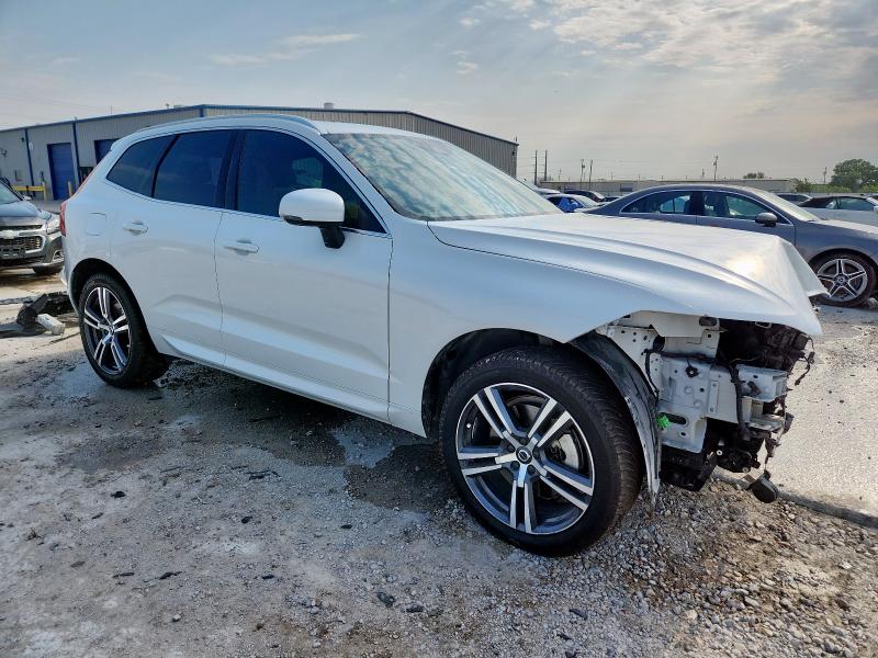 YV4A22RK4K1309737 - 2019 VOLVO XC60 T6 WHITE photo 4
