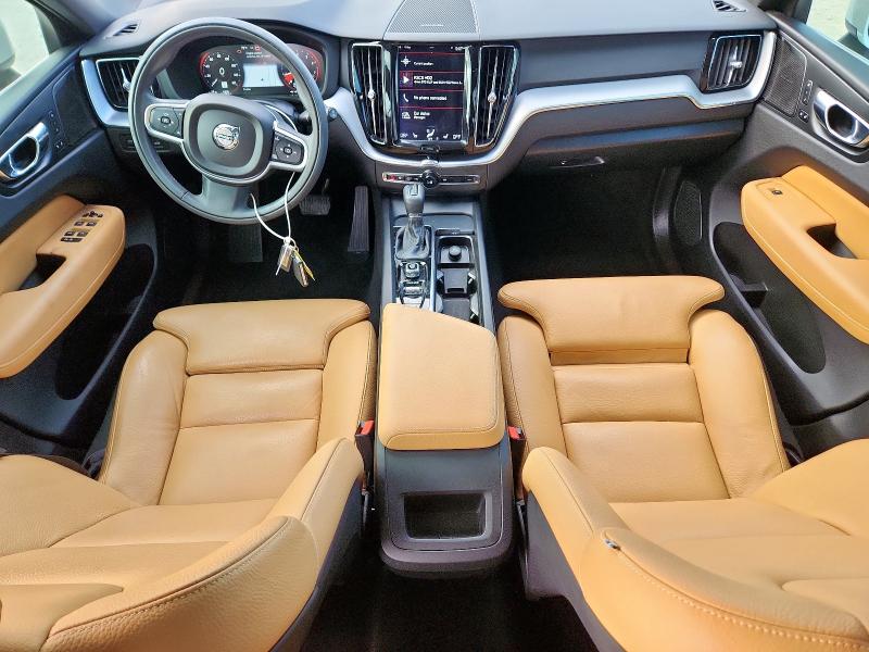 YV4A22RK4K1309737 - 2019 VOLVO XC60 T6 WHITE photo 8