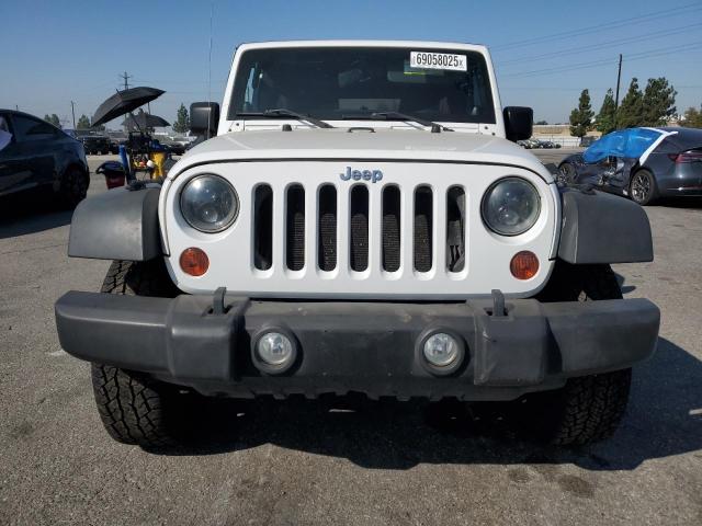 1J4HA3H16BL567498 - 2011 JEEP WRANGLER U SPORT أبيض صورة 9