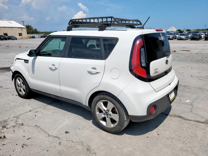 KNDJN2A28J7559127 - 2018 KIA SOUL WHITE photo 2