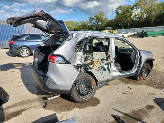 2T3F1RFV8RW448428 - 2024 TOYOTA RAV4 LE 银色 照片 3