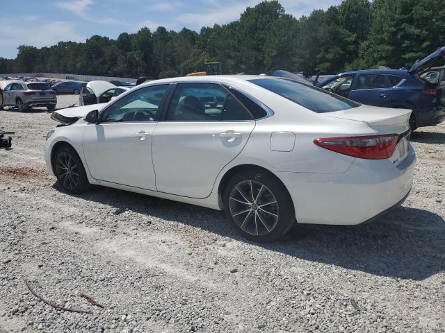 4T1BF1FK0GU144118 - 2016 TOYOTA CAMRY LE WHITE photo 2