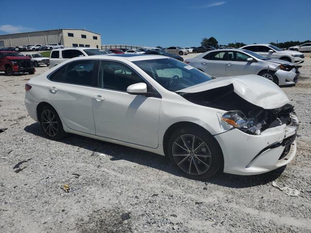 4T1BF1FK0GU144118 - 2016 TOYOTA CAMRY LE WHITE photo 4
