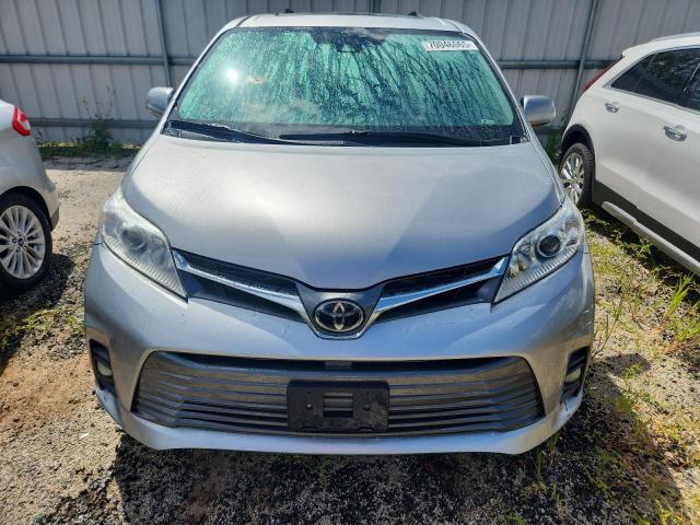 5TDYZ3DC9LS067258 - 2020 TOYOTA SIENNA XLE Srebrny zdjęcie 5