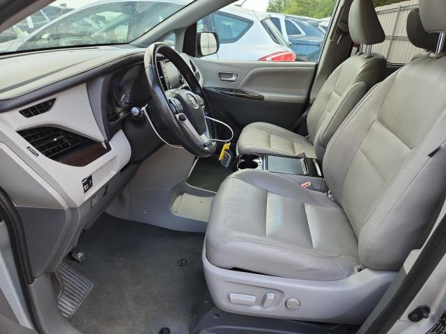 5TDYZ3DC9LS067258 - 2020 TOYOTA SIENNA XLE Srebrny zdjęcie 7