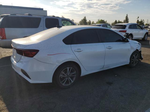 3KPF24AD8NE440642 - 2022 KIA FORTE FE Ақ фото 3