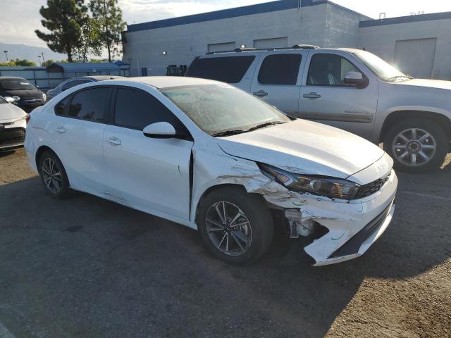 3KPF24AD8NE440642 - 2022 KIA FORTE FE Ақ фото 4