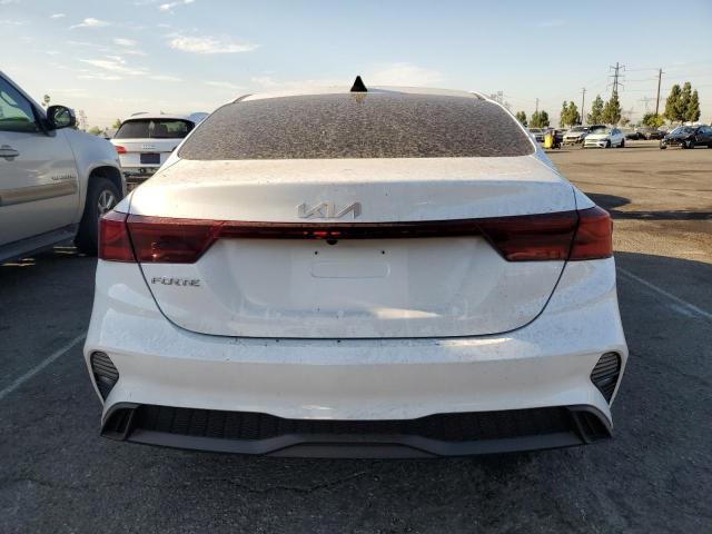 3KPF24AD8NE440642 - 2022 KIA FORTE FE Ақ фото 6
