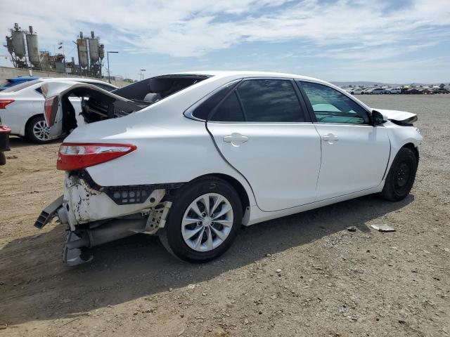 4T4BF1FK7GR540472 - 2016 TOYOTA CAMRY LE WHITE photo 3