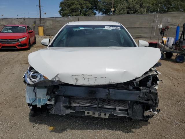 4T4BF1FK7GR540472 - 2016 TOYOTA CAMRY LE WHITE photo 5