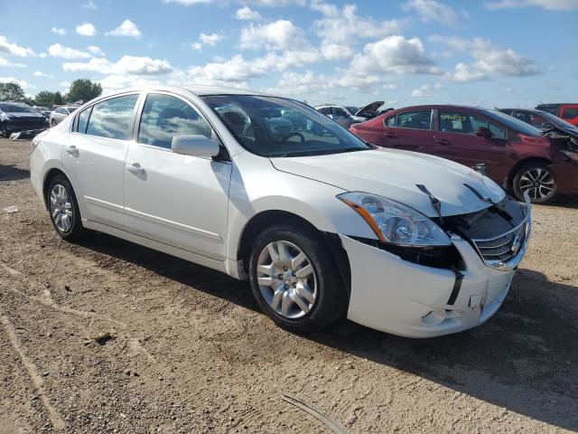 1N4AL2AP2AN470768 - 2010 NISSAN ALTIMA BASE WHITE photo 4