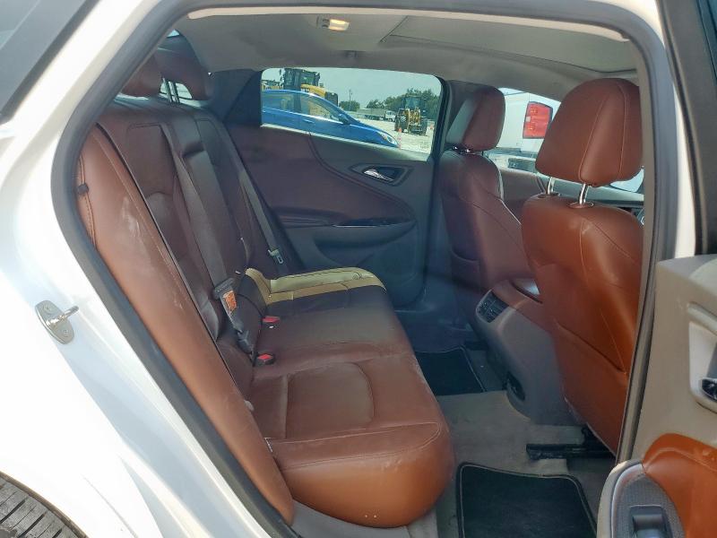 1G1ZE5ST4HF126117 - 2017 CHEVROLET MALIBU LT WHITE photo 10