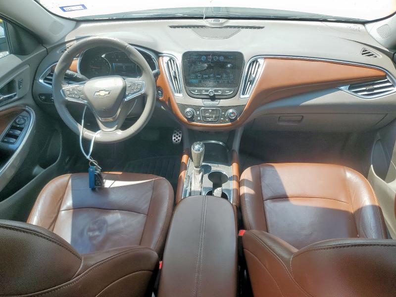 1G1ZE5ST4HF126117 - 2017 CHEVROLET MALIBU LT WHITE photo 8