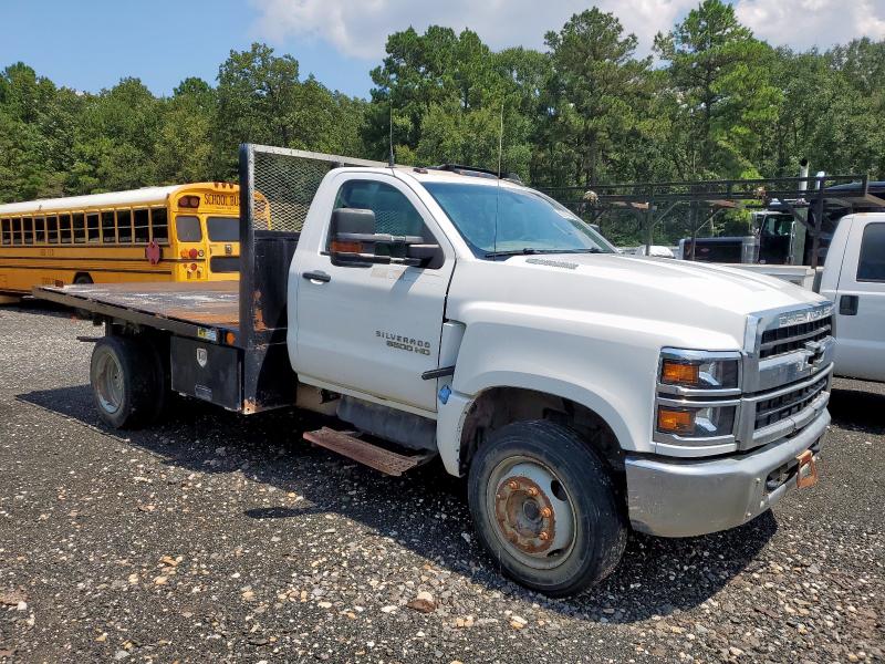 1HTKHPVM5KH320332 - 2019 CHEVROLET SILVERADO MEDIUM DUTY WHITE photo 4