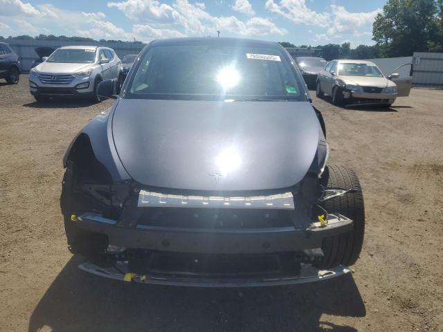 7SAYGDEE2RA228641 - 2024 TESLA MODEL Y ნაცრისფერი ფოტო 5