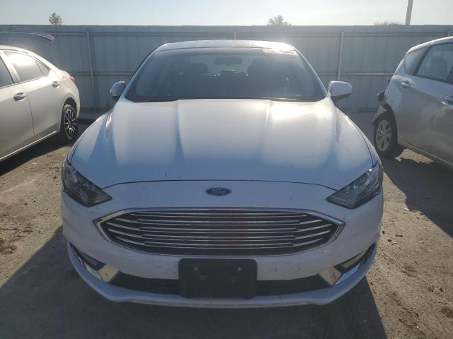 3FA6P0T94HR312579 - 2017 FORD FUSION SE WHITE photo 5