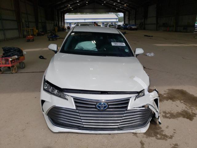 4T1JA1AB0MU007581 - 2021 TOYOTA AVALON XLE Weiß Foto 5