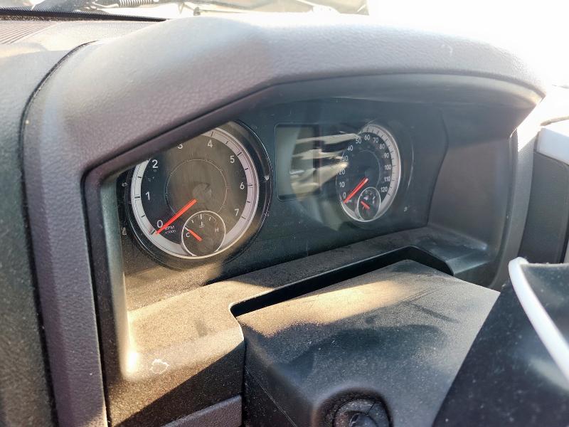 1C6RR6FT3KS681349 - 2019 RAM 1500 CLASS TRADESMAN Weiß Foto 9