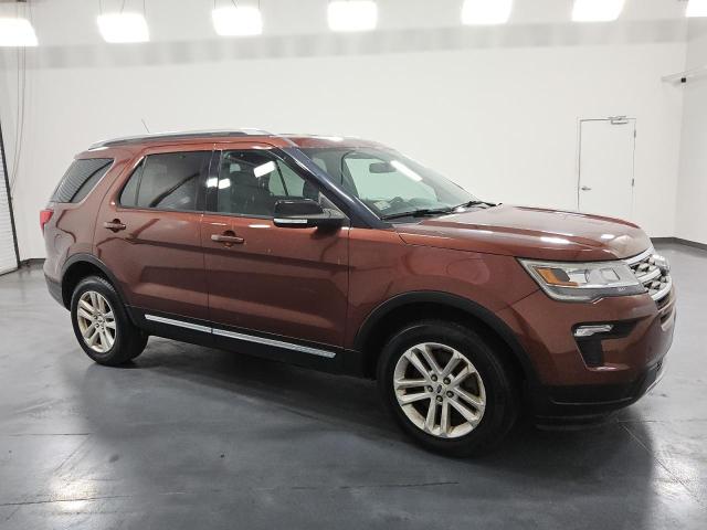 1FM5K8D85JGA57054 - 2018 FORD EXPLORER XLT 棕色 照片 4