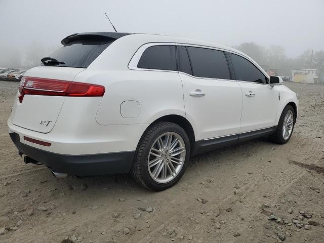 2LMHJ5AT9KBL02247 - 2019 LINCOLN MKT WHITE photo 3
