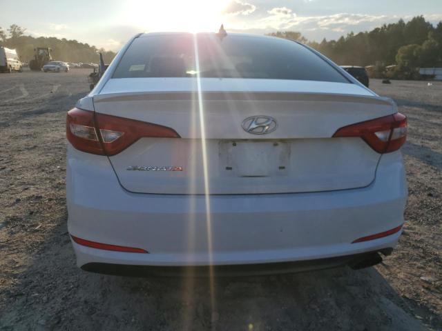 5NPE24AF7GH330872 - 2016 HYUNDAI SONATA SE WHITE photo 6