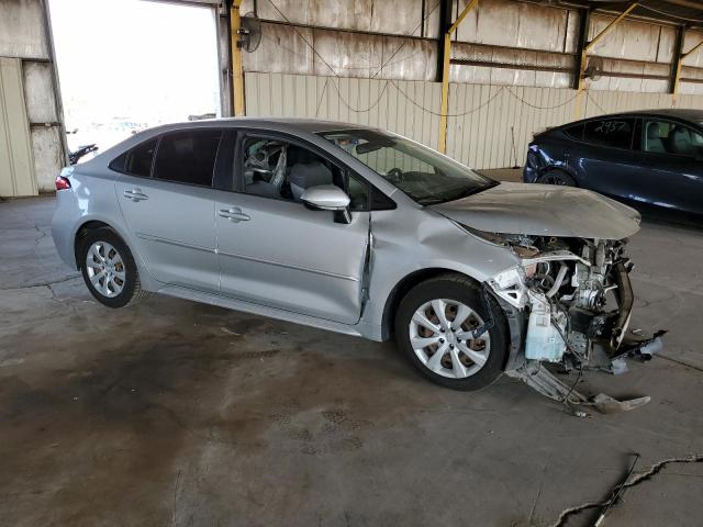 JTDEPRAE0LJ063713 - 2020 TOYOTA COROLLA LE SILVER photo 4