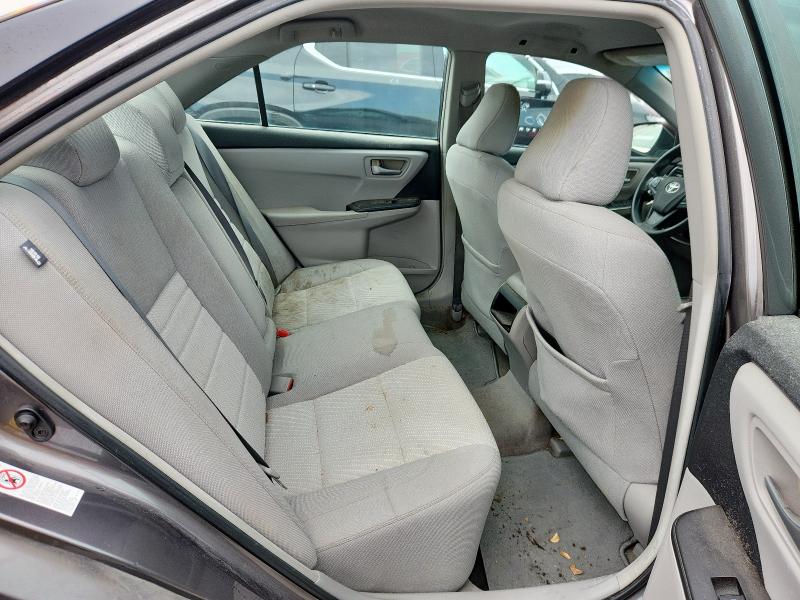 4T1BF1FK0FU928605 - 2015 TOYOTA CAMRY LE 灰色 照片 10