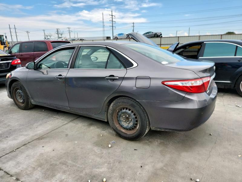 4T1BF1FK0FU928605 - 2015 TOYOTA CAMRY LE 灰色 照片 2