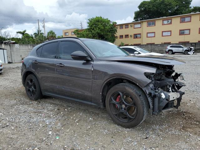 ZASFAKPN0J7B62036 - 2018 ALFA ROMEO STELVIO SPORT Серый фото 4