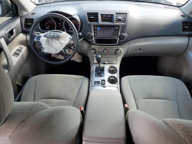 5TDBK3EH3DS230184 - 2013 TOYOTA HIGHLANDER BASE Серебристый фото 8